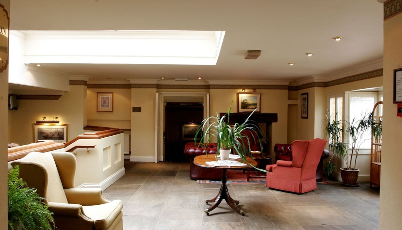 Hall - Lifeboat Inn