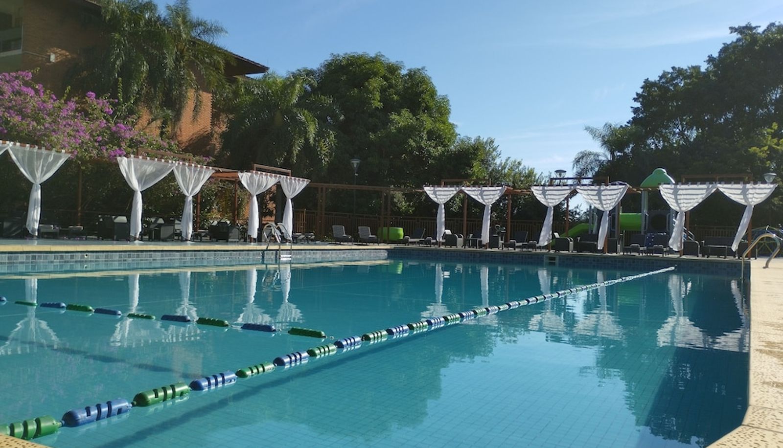 Piscina - Raices Esturión Hotel