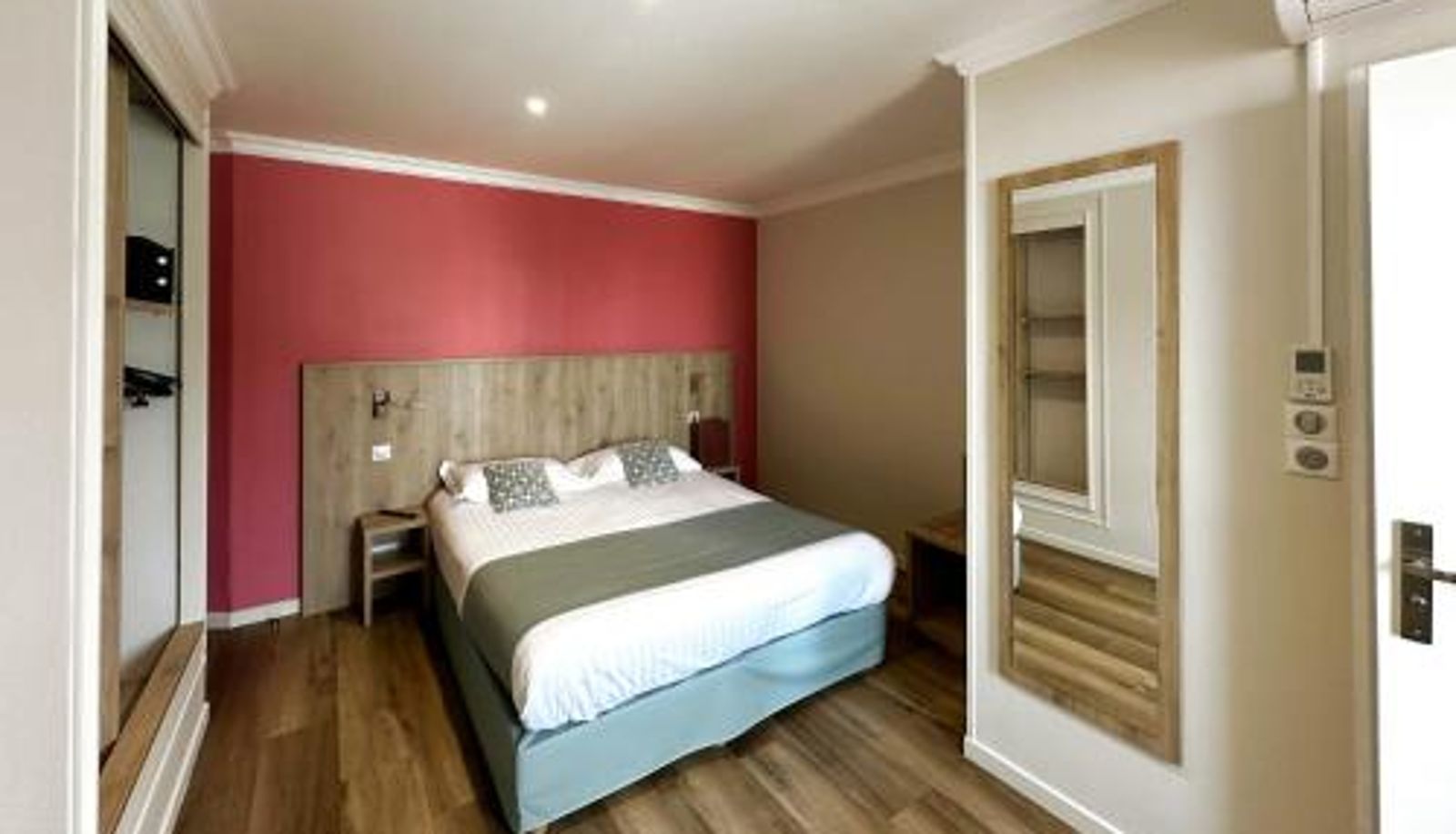 Zimmer - Hôtel Arc en Ciel et SPA Les Sables d'Olonne Logis hotel