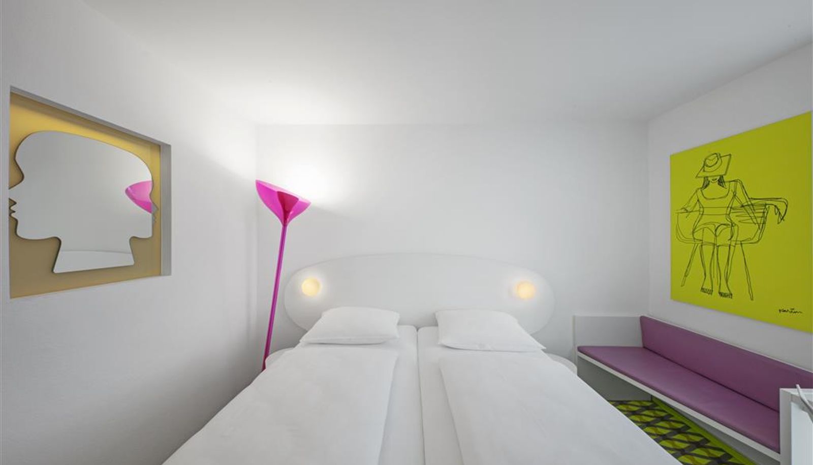 Camera - Prize by Radisson Bremen City