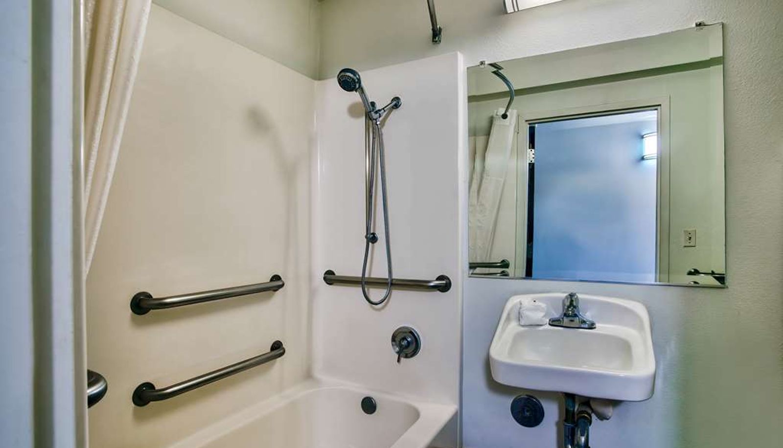 Standardzimmer (Doppel) - CA  West Main St. - I-15 Motel 6 Hesperia