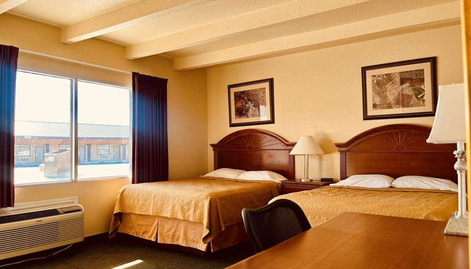 Room - Econo Lodge Del Rio