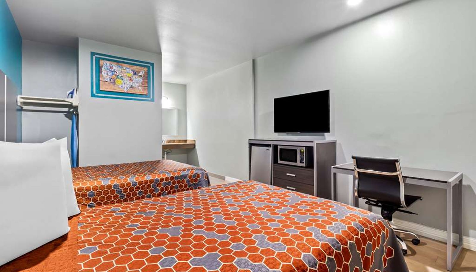 Camera - Econo Lodge Inn & Suites Channelview - Houston East