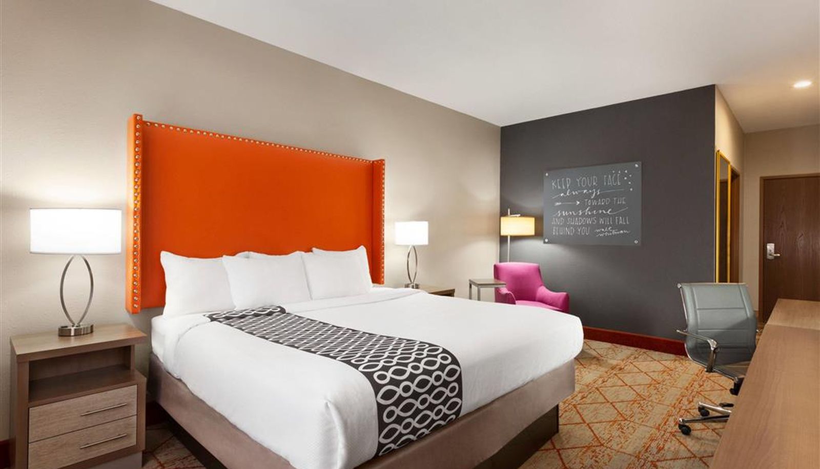Room - La Quinta Inn & Suites by Wyndham Lackawanna