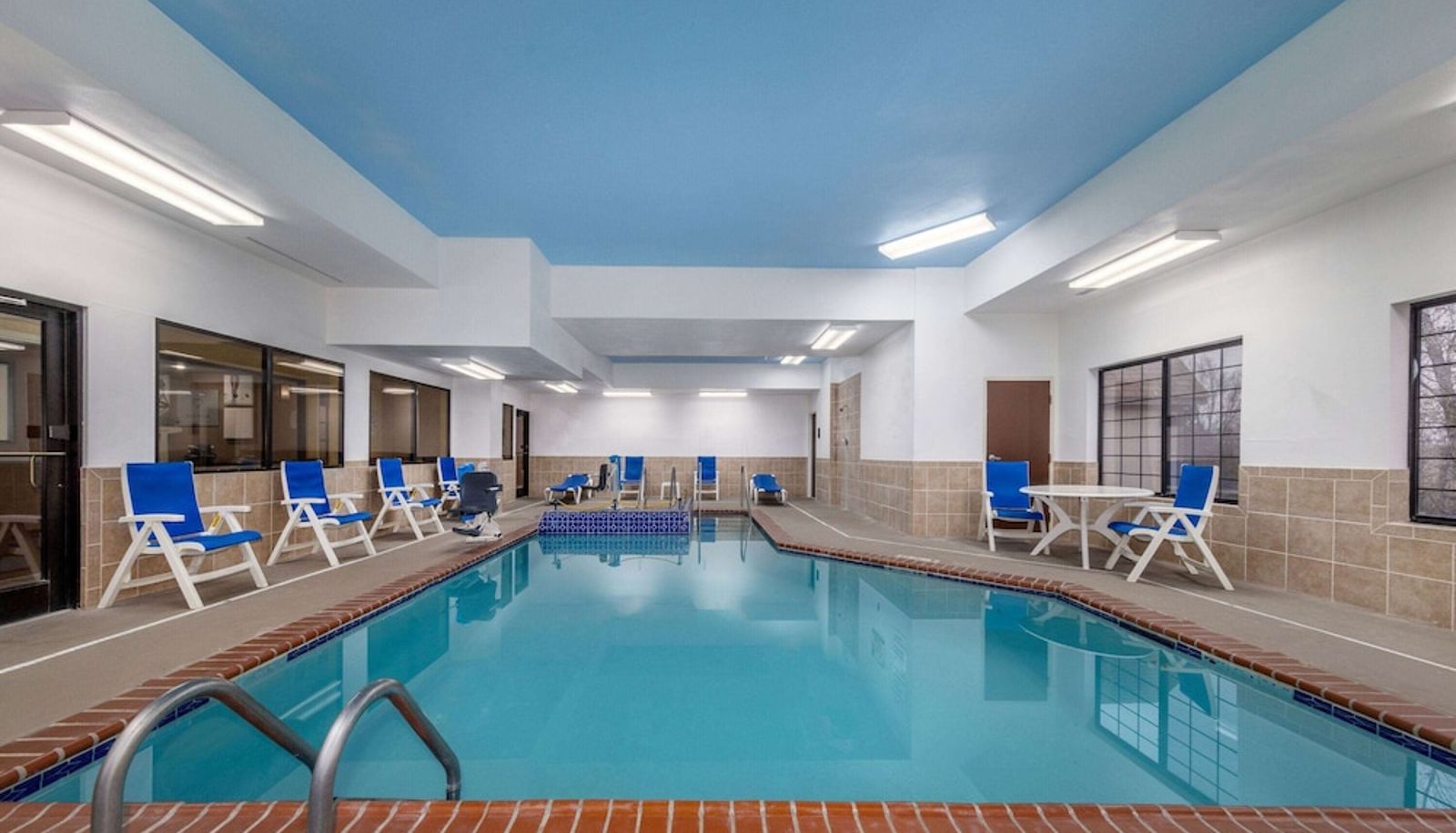 Piscina - Baymont by Wyndham Pratt
