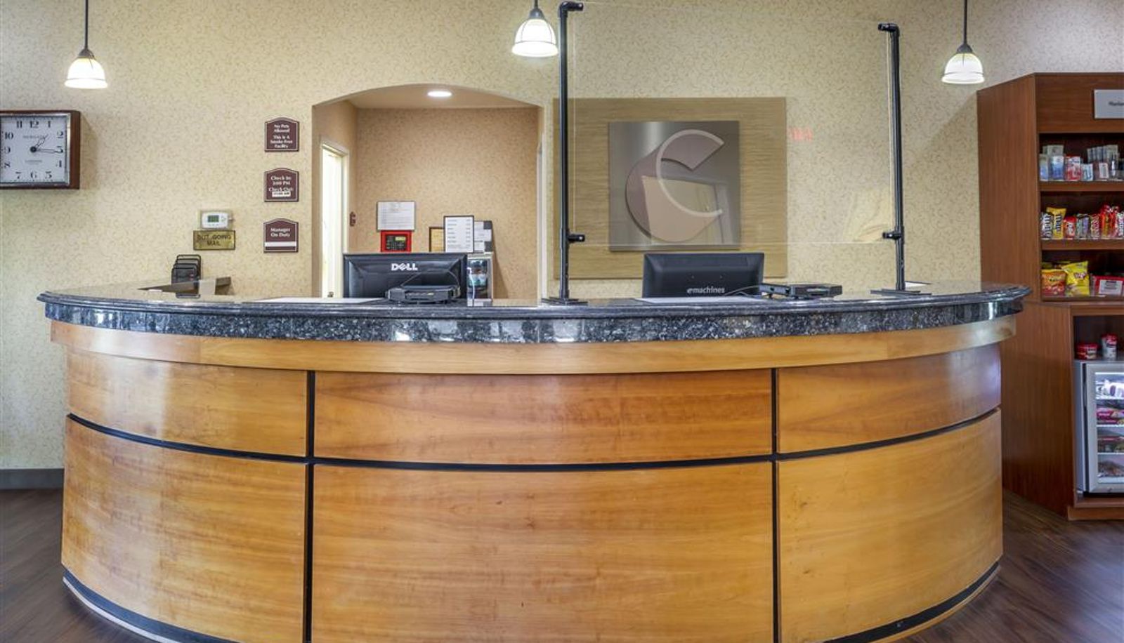 Hal - Comfort Suites Eugene University