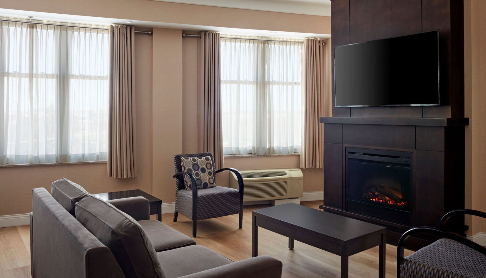 Room - Delta Hotels by Marriott Guelph Conference Centre