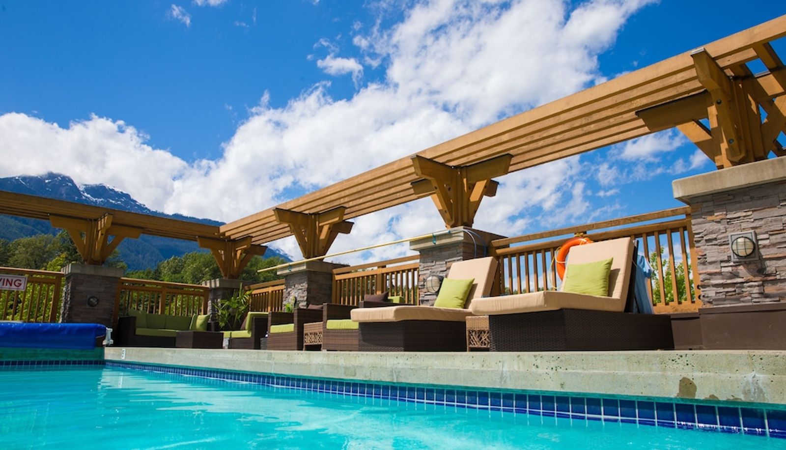 Pool - BC  Squamish Executive Suites Hotel and Resort