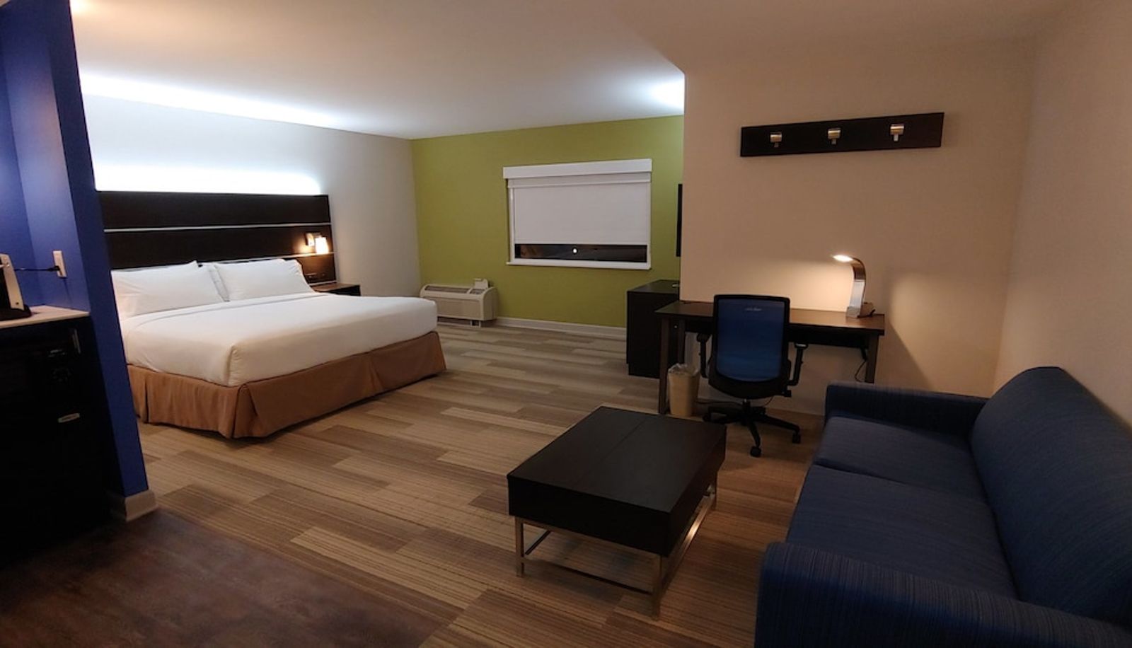 Apartment - Holiday Inn Express ROLLING MDWS-SCHAUMBURG AREA by IHG