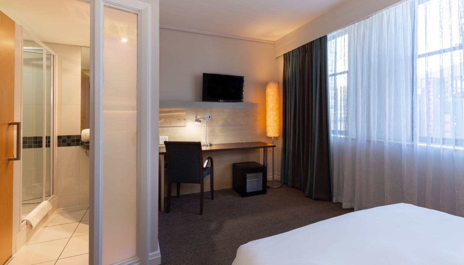 Room - Holiday Inn Express CAPE TOWN CITY CENTRE by IHG