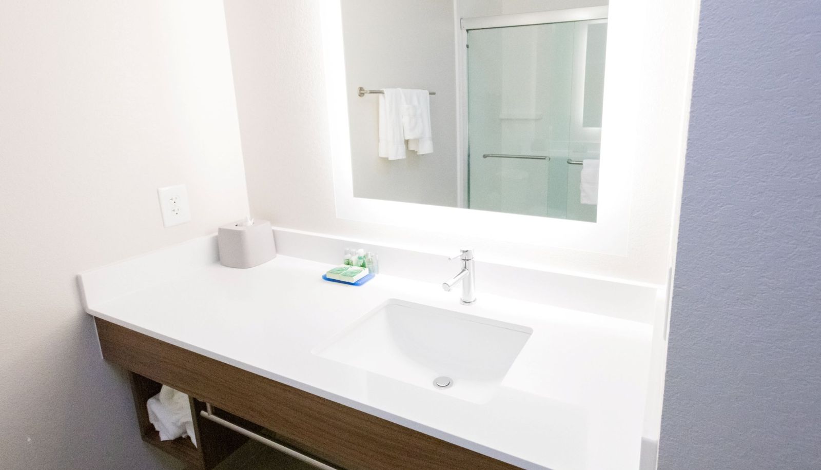 Room - Holiday Inn Express & Suites LEXINGTON NW-THE VINEYARD by IHG