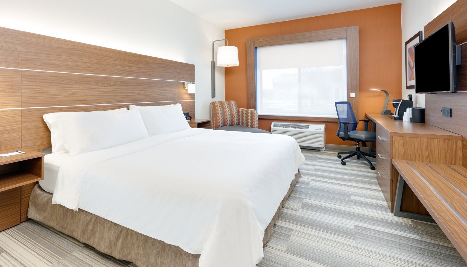 Zimmer - Holiday Inn Express & Suites MITCHELL by IHG