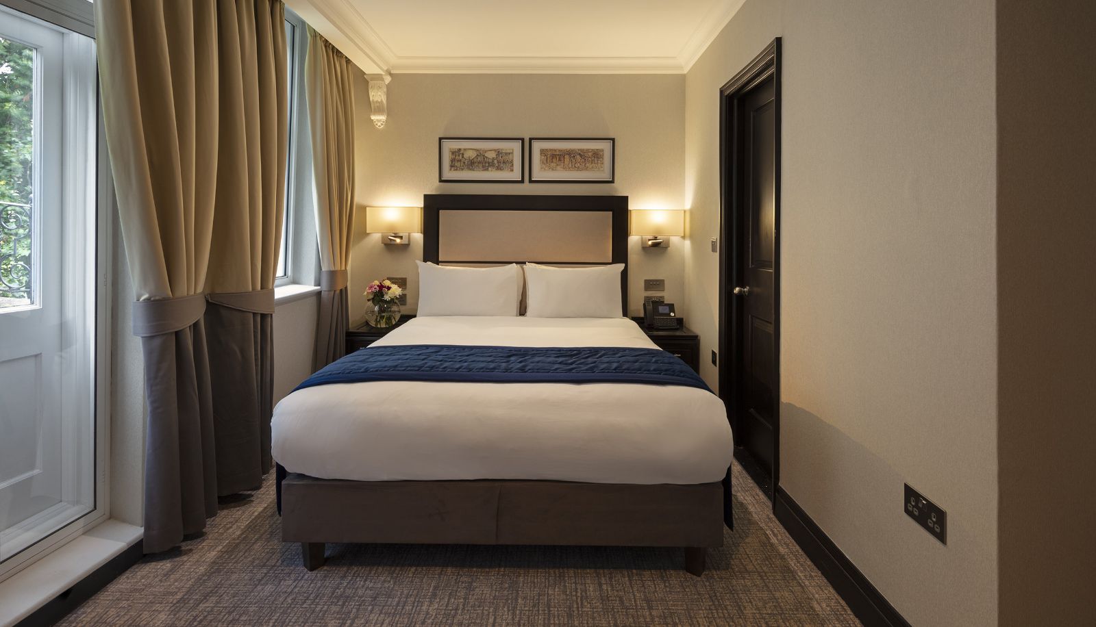 Zimmer - The Wellington by Blue Orchid