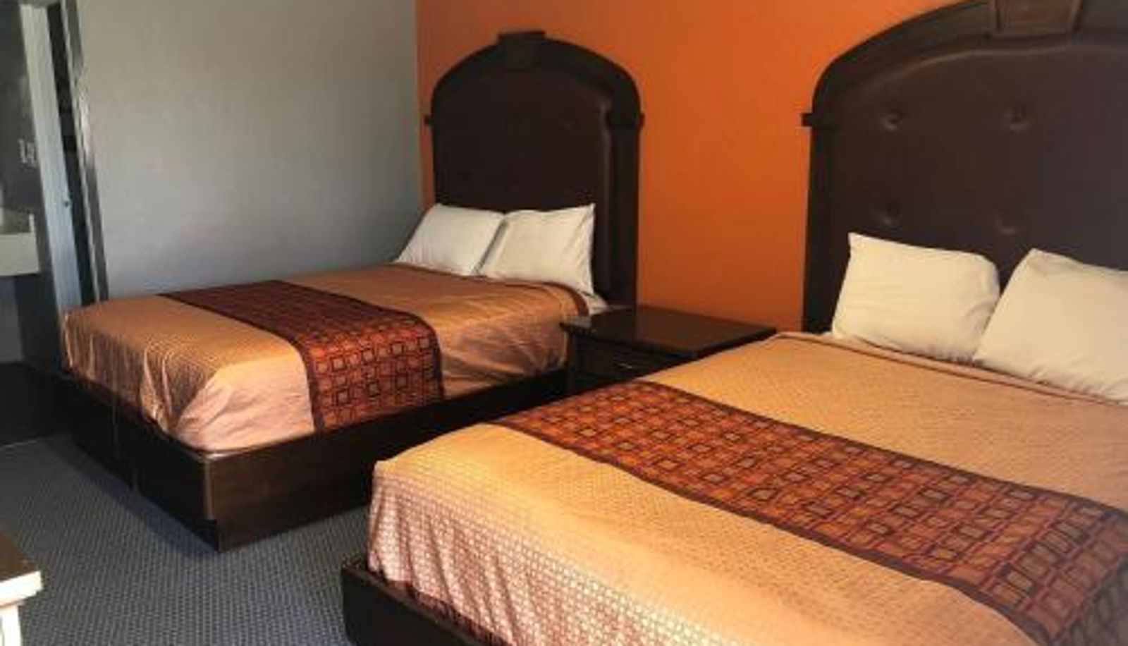 Info - Executive Inn & Suites