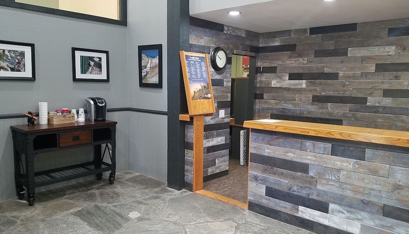 Lobby - Mammoth Ski & Racquet Club