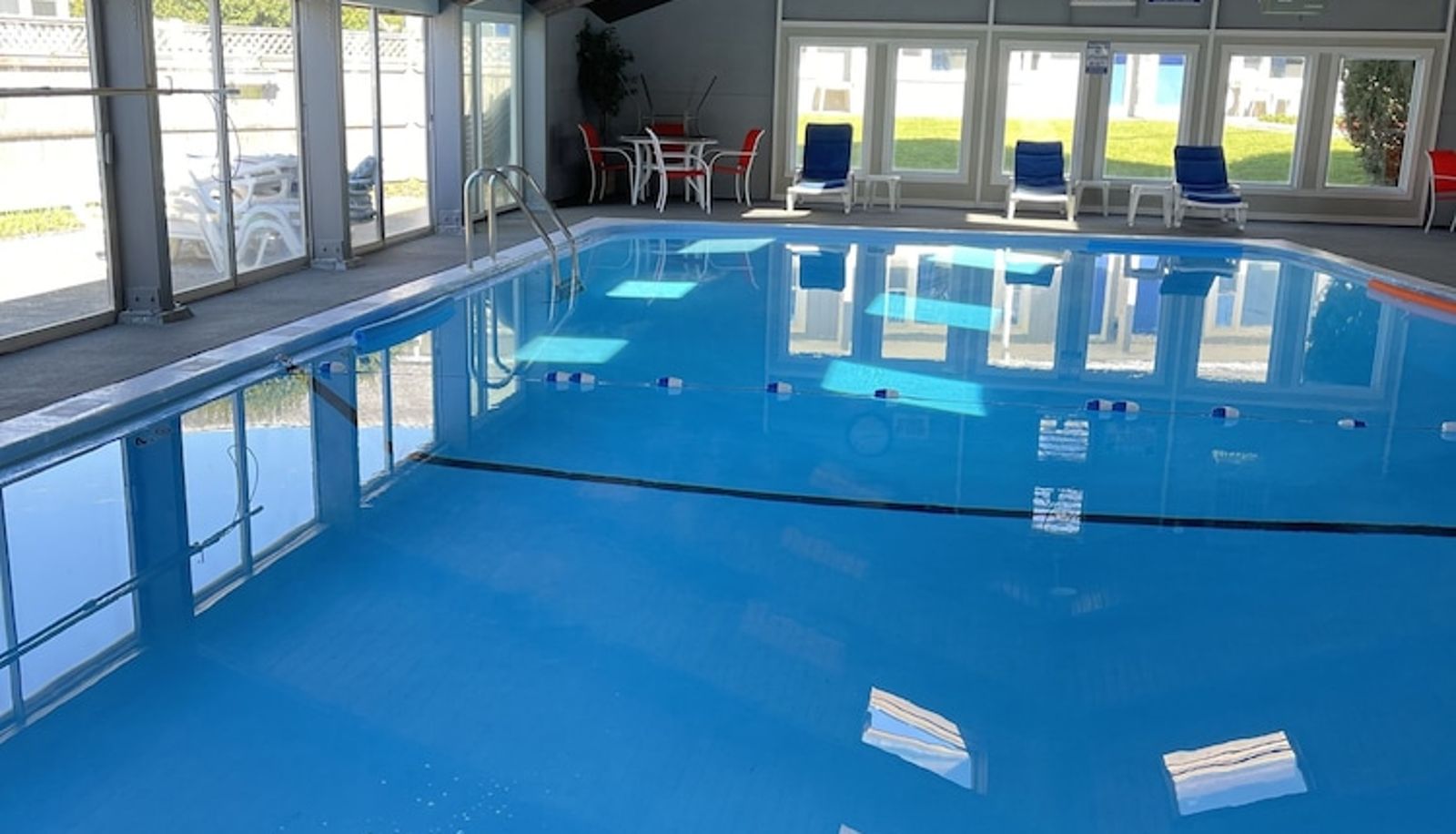 Piscina - Holiday Vacation Condominium