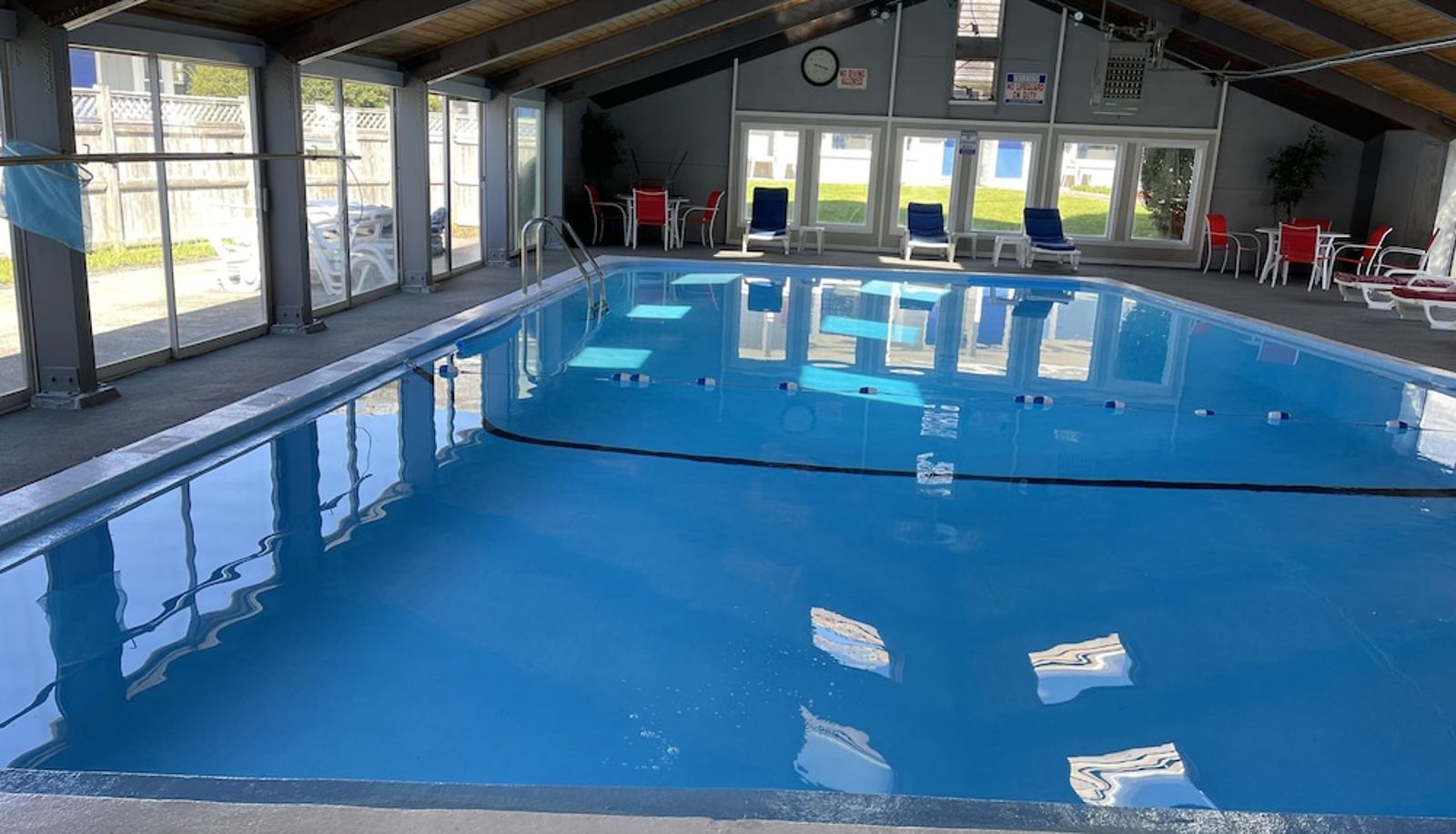 Piscina - Holiday Vacation Condominium
