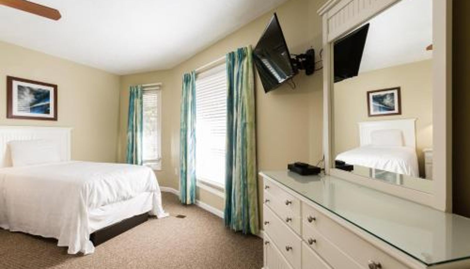 Room - Country Club Villas