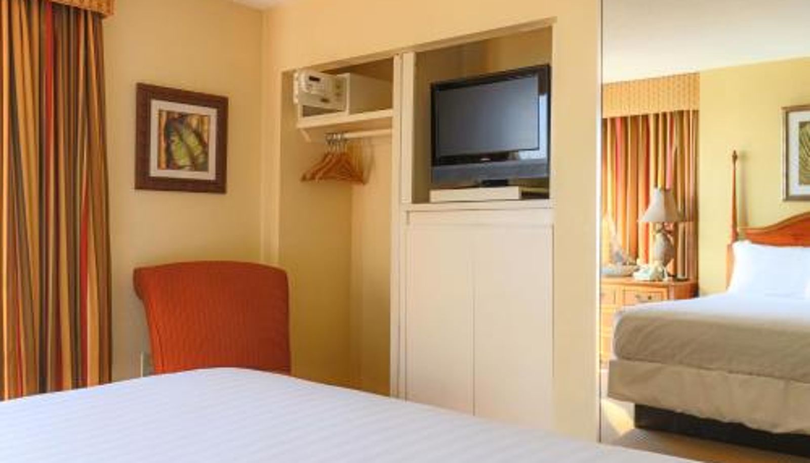 Suite - Schooner II Beach and Racquet Club