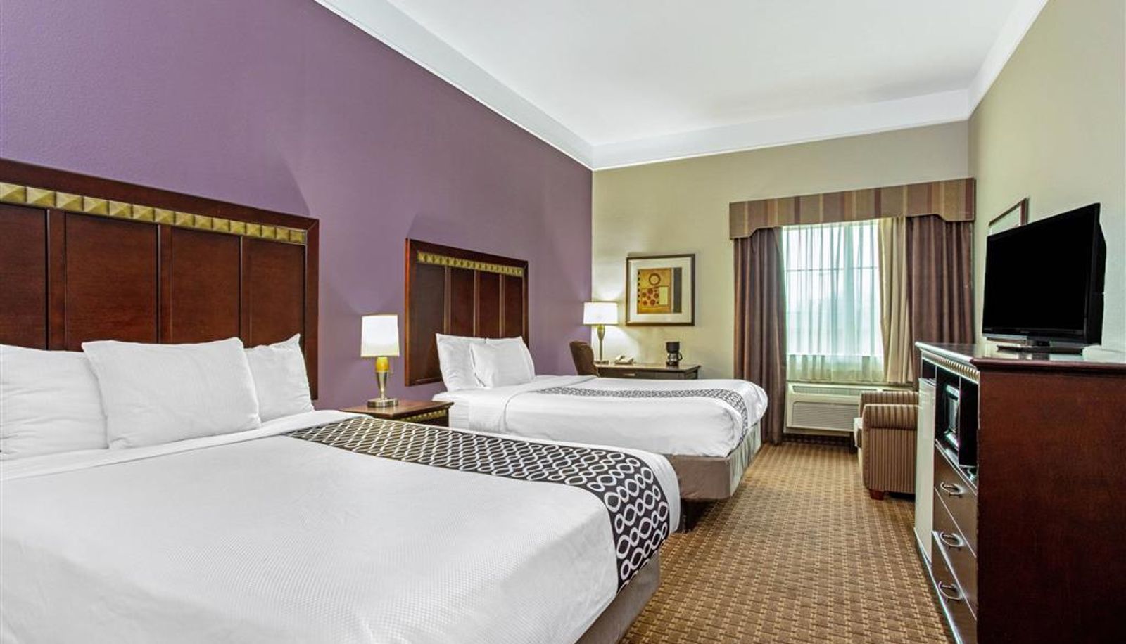 Room - La Quinta Inn & Suites by Wyndham Cleburne