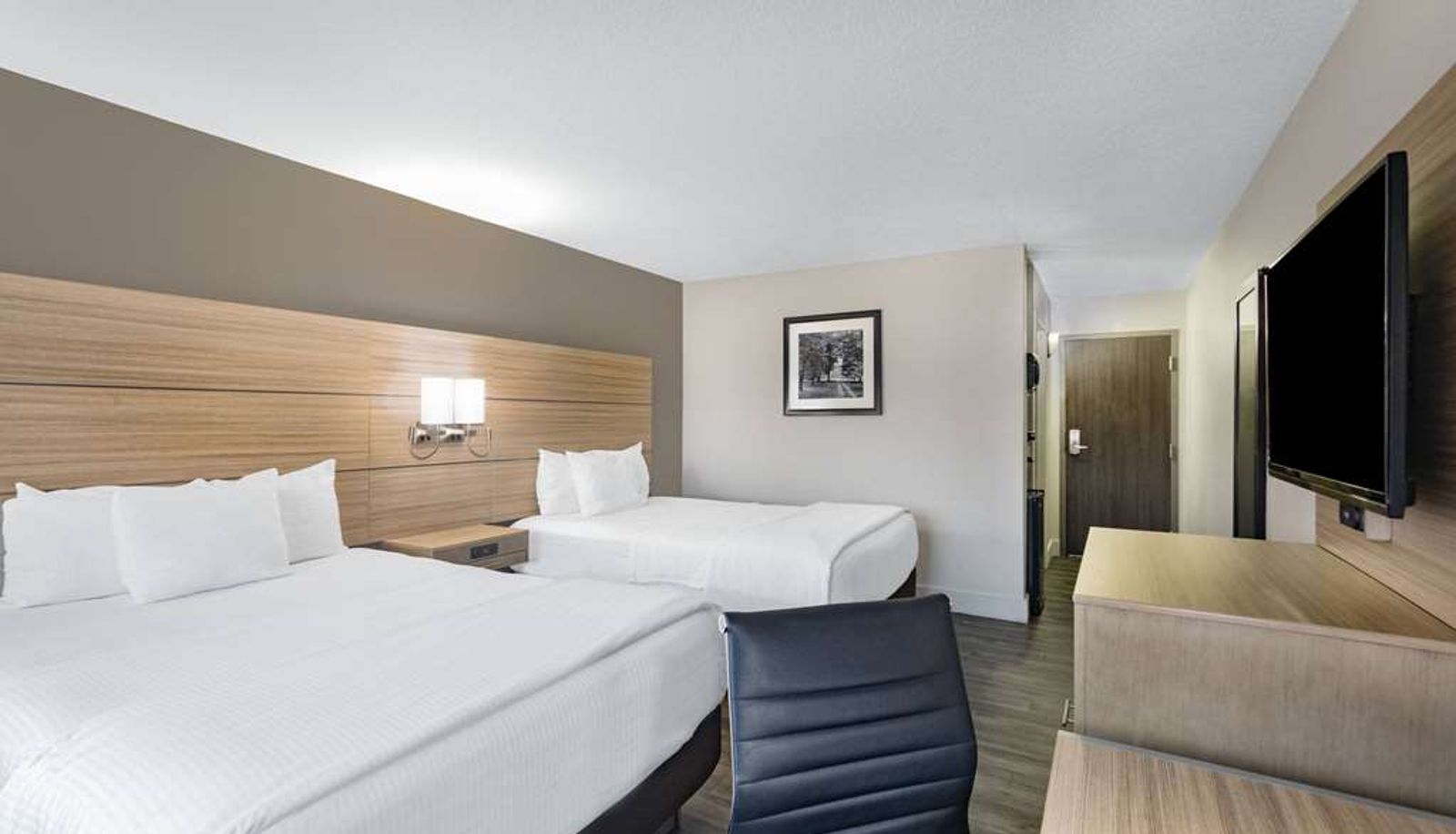 Room - La Quinta Inn & Suites by Wyndham Joplin