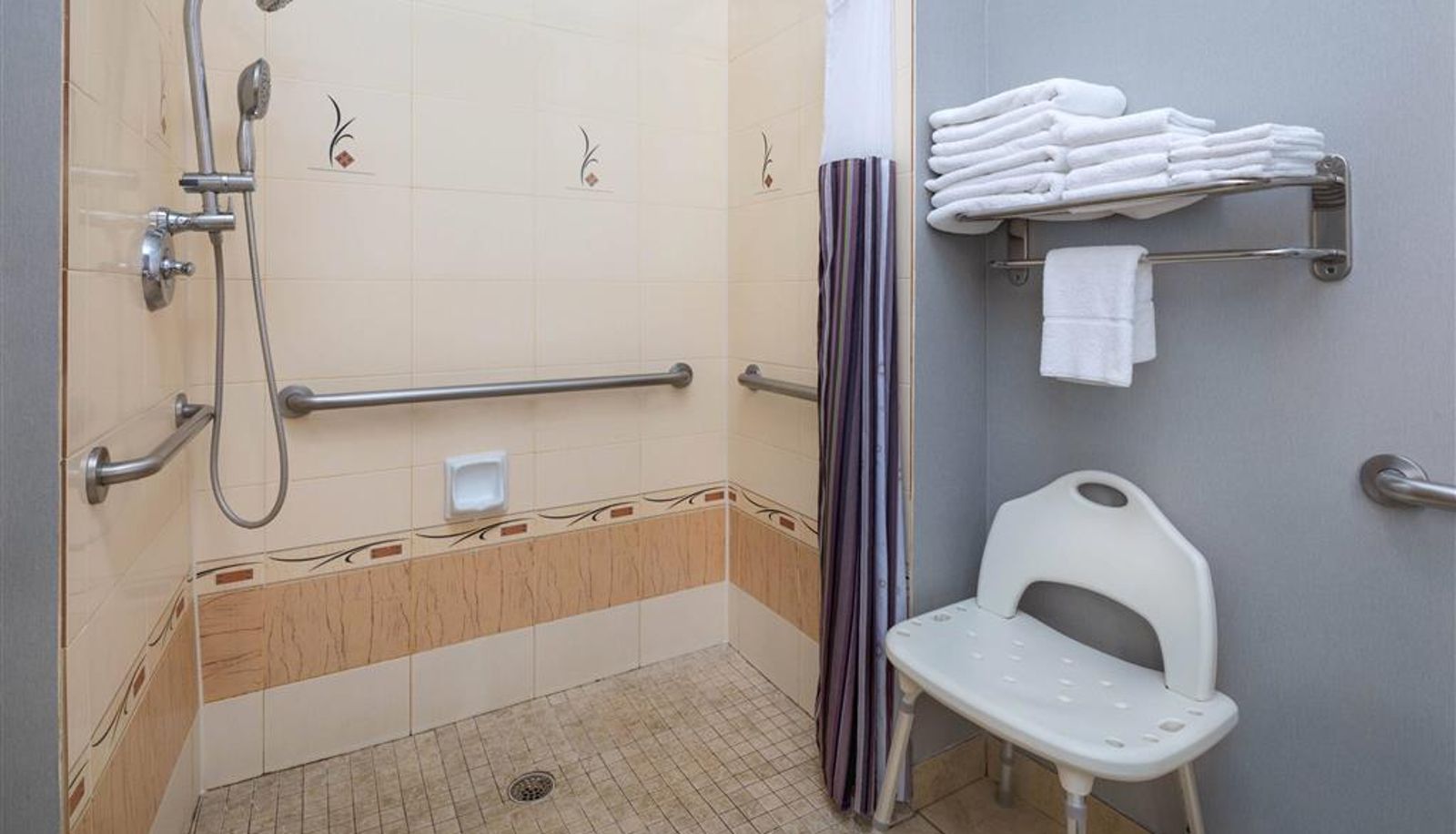 Room - La Quinta Inn & Suites by Wyndham Savannah Airport - Pooler