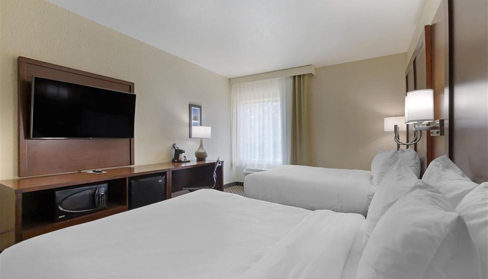 Camera - Comfort Inn & Suites Near Six Flags & Medical Center