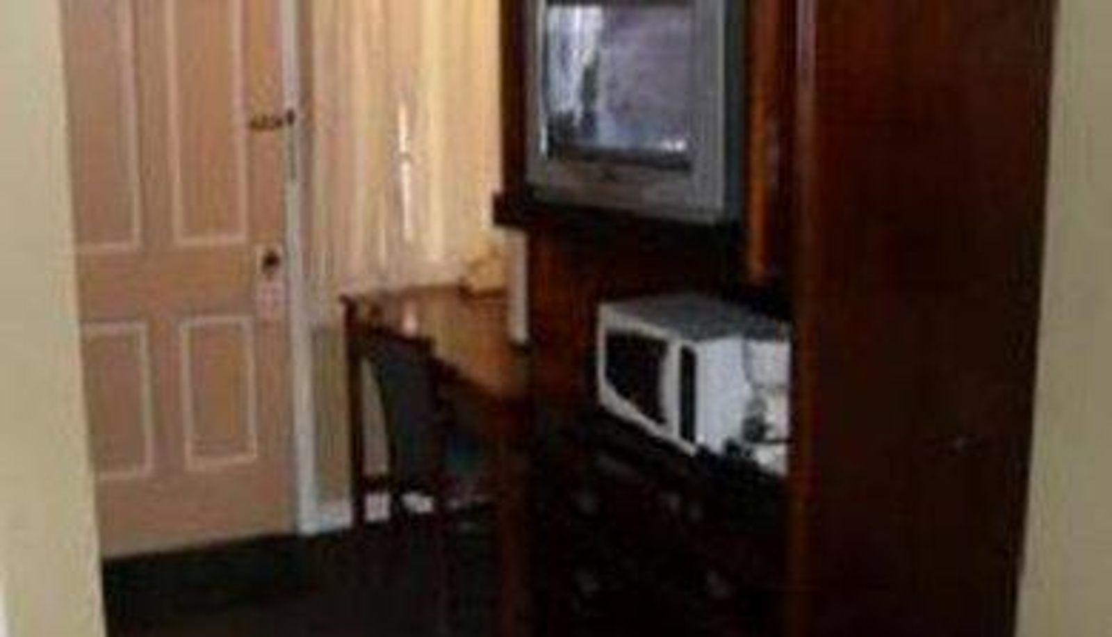 Room - Falls Motel