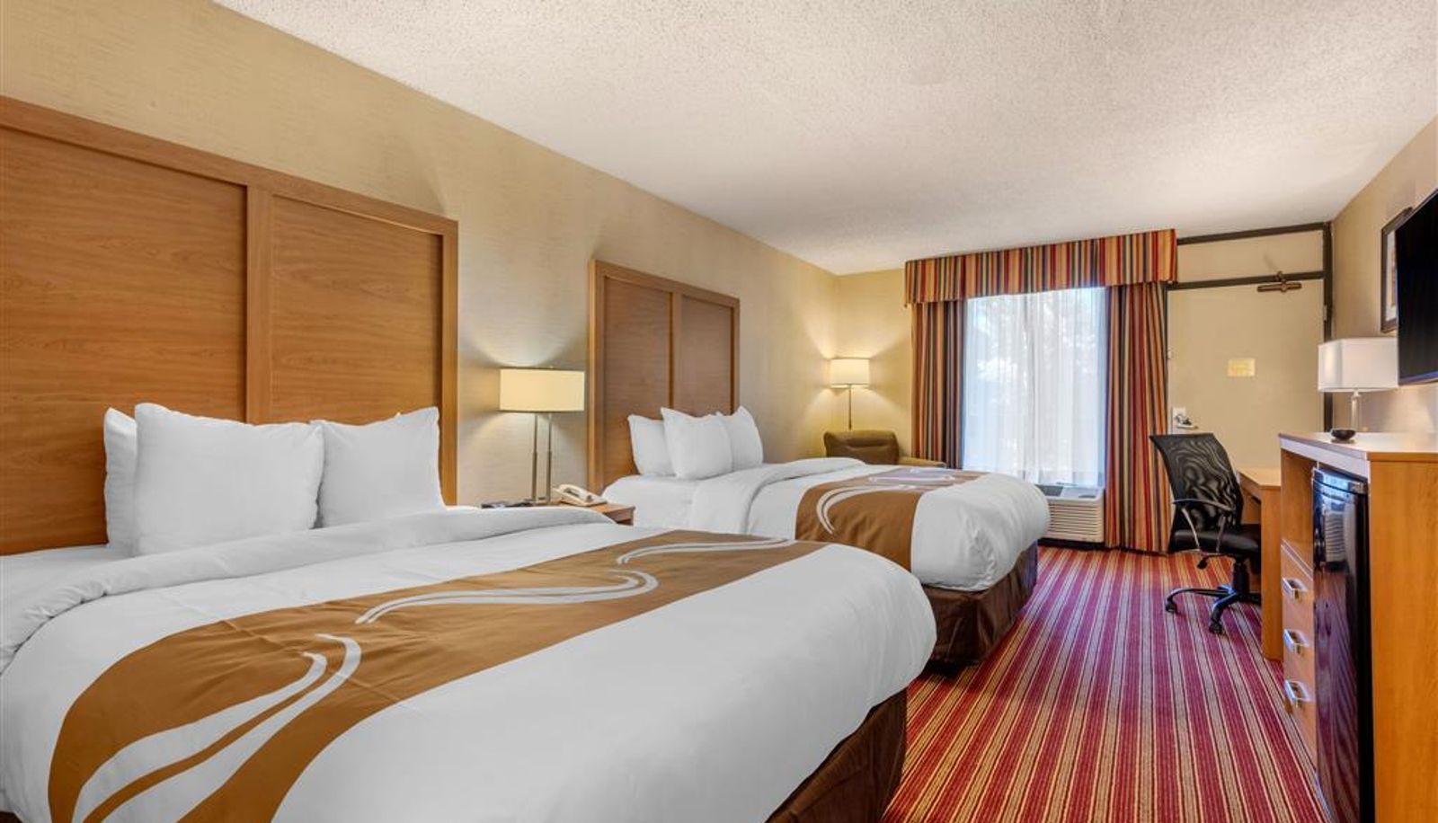 Zimmer - Quality Inn Exit 4