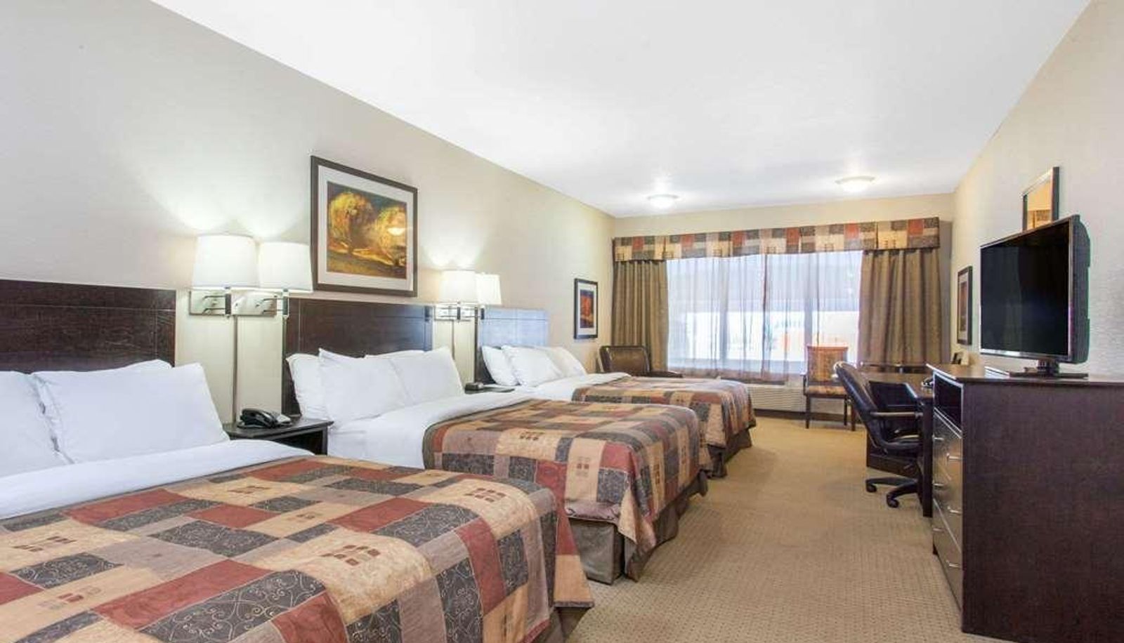 Standard room (double) - Ramada by Wyndham Pincher Creek
