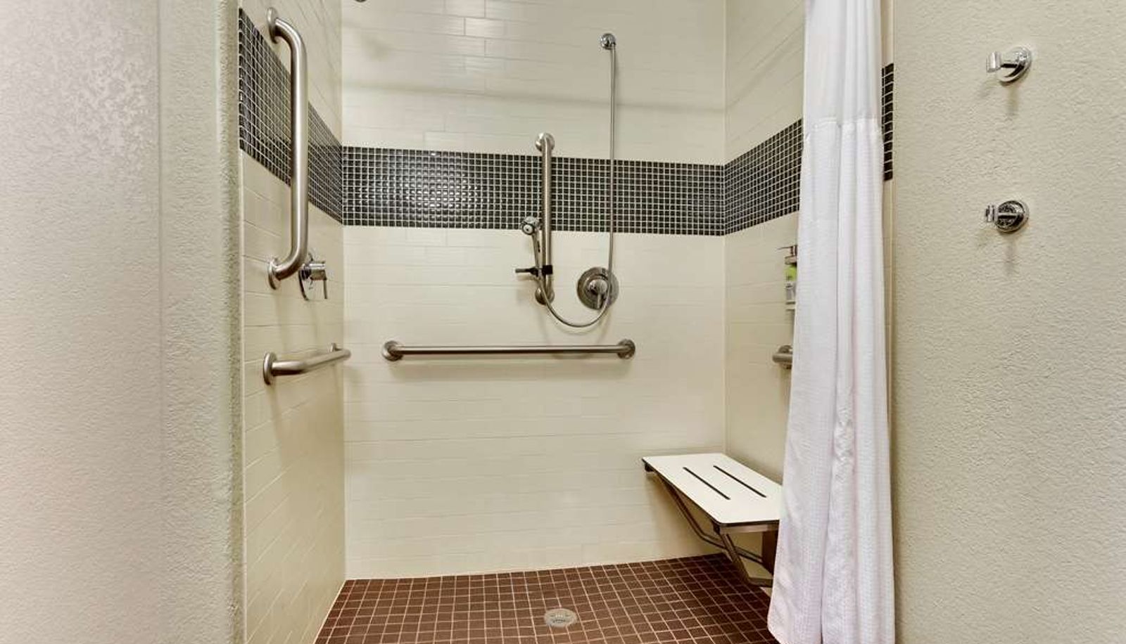 Chambre - Best Western Plus University Inn & Suites