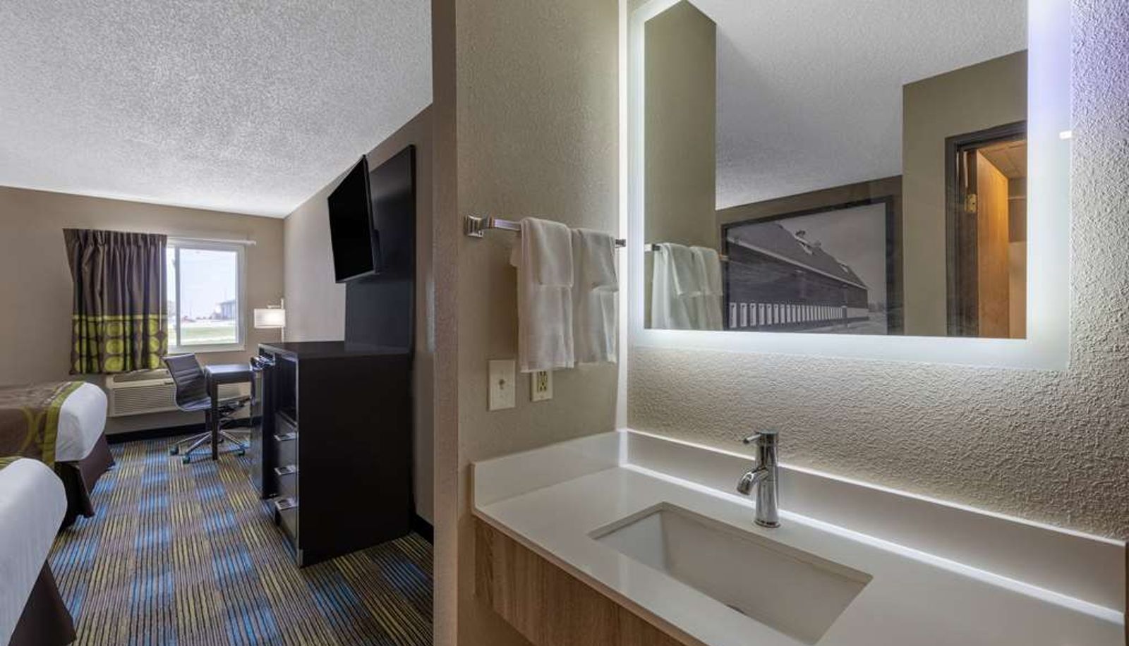 Zimmer - Super 8 by Wyndham Omaha SW