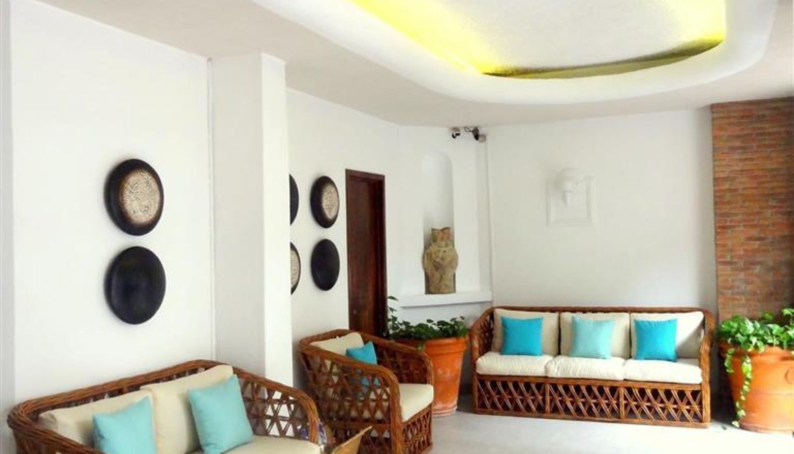 Lobby - EMPERADOR HOTEL AND SUITES