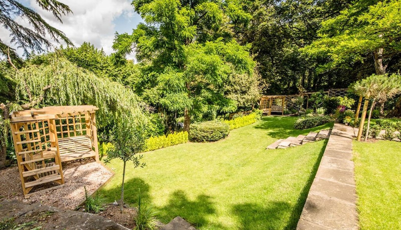 Garten - Hickman Hill Hotel