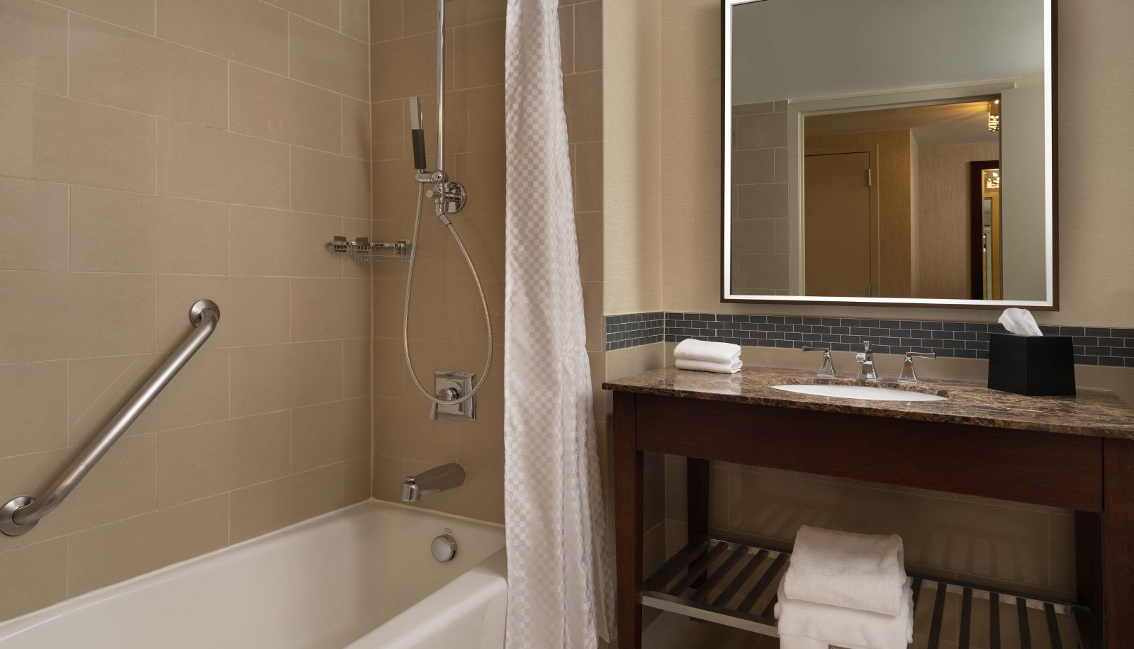 Zimmer - The Westin Reston Heights