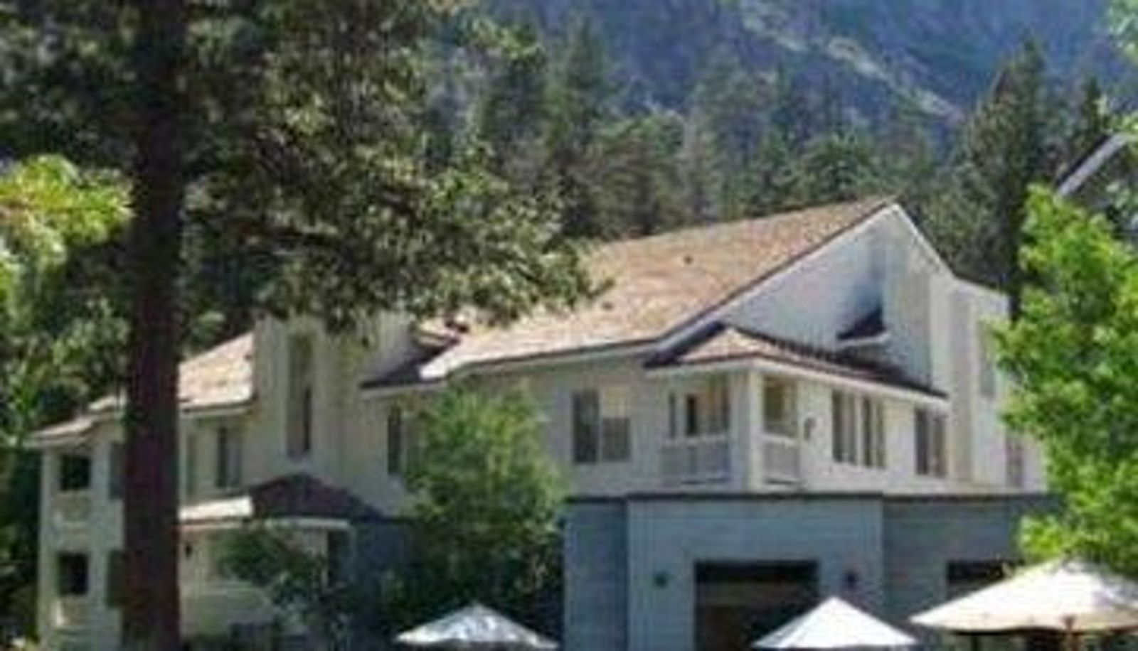 Außenansicht - Palisades Tahoe Lodge