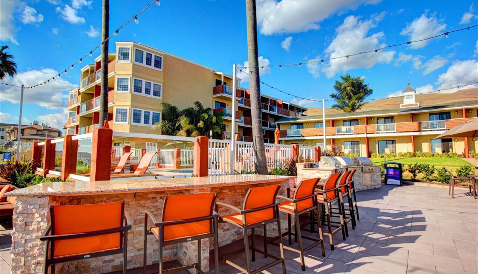 Bar - The Seacrest Oceanfront Hotel