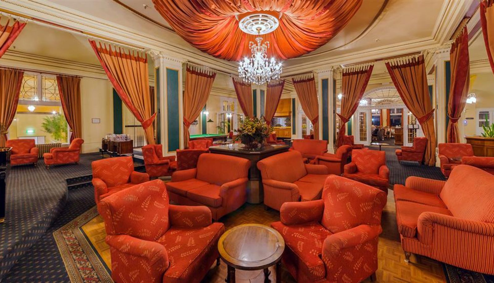 Bar - CHATEAU TONGARIRO