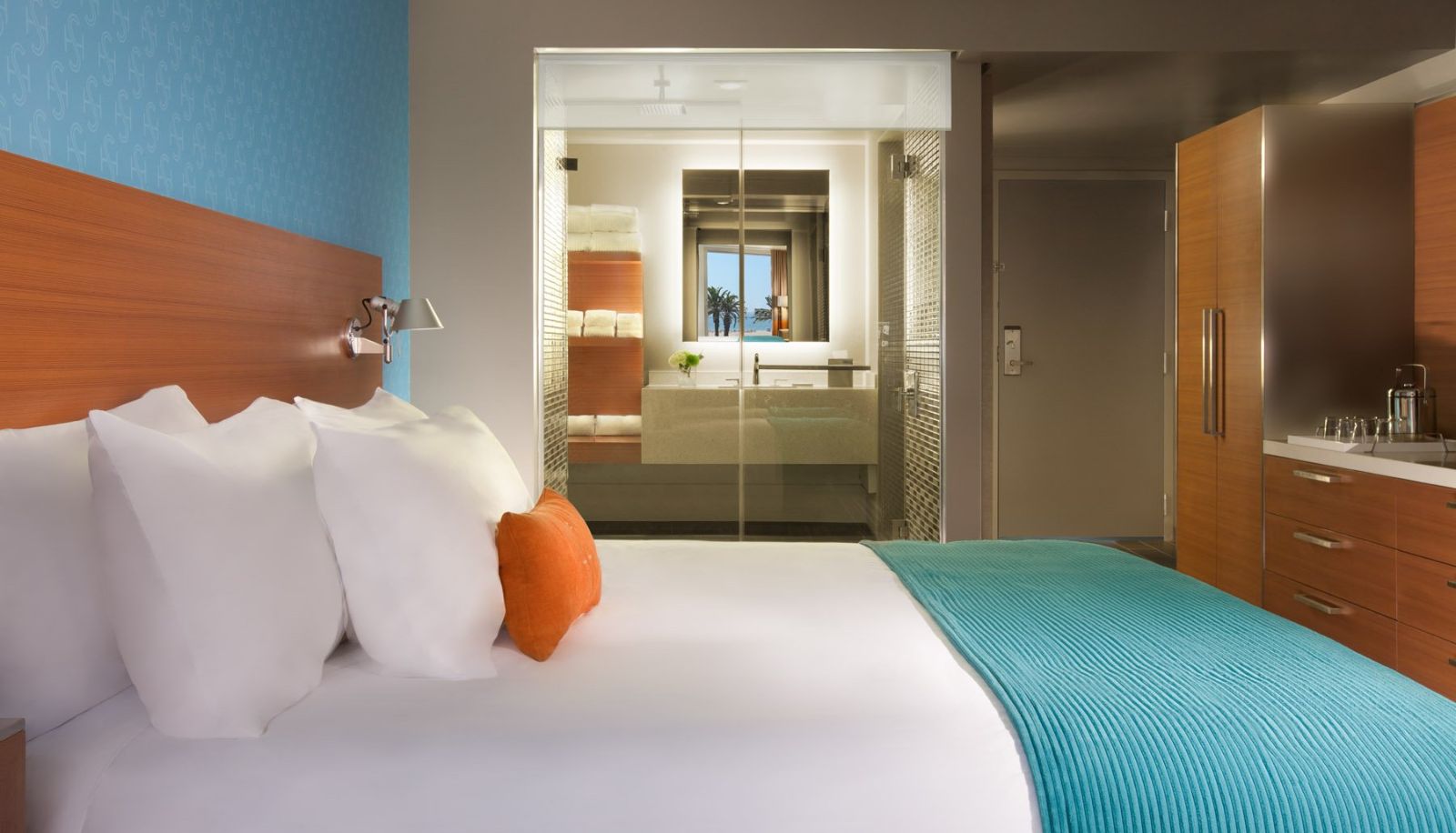 Room - Shore Hotel