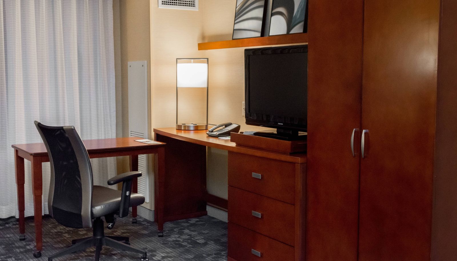Zimmer - Courtyard by Marriott Lafayette