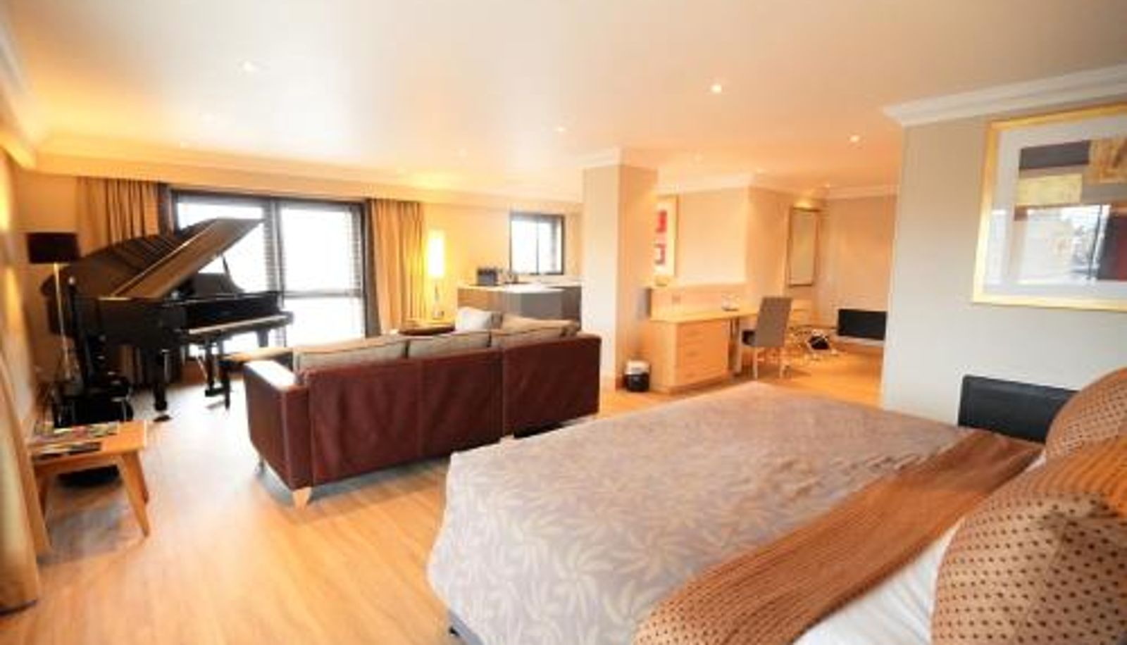 Suite - The Mansefield Hotel