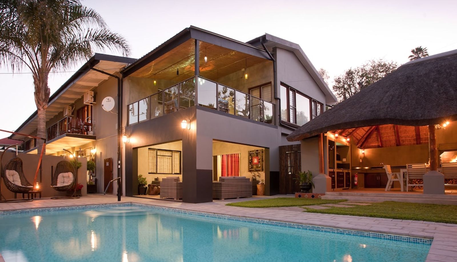 Pool - Miles B&B Guesthouse