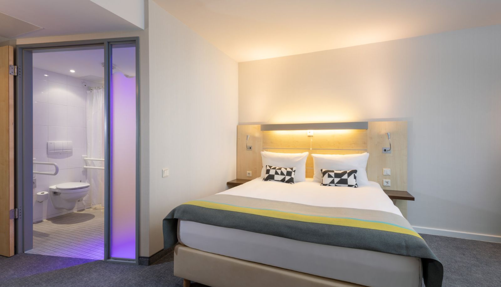 Room - Holiday Inn Express NÜRNBERG-SCHWABACH by IHG