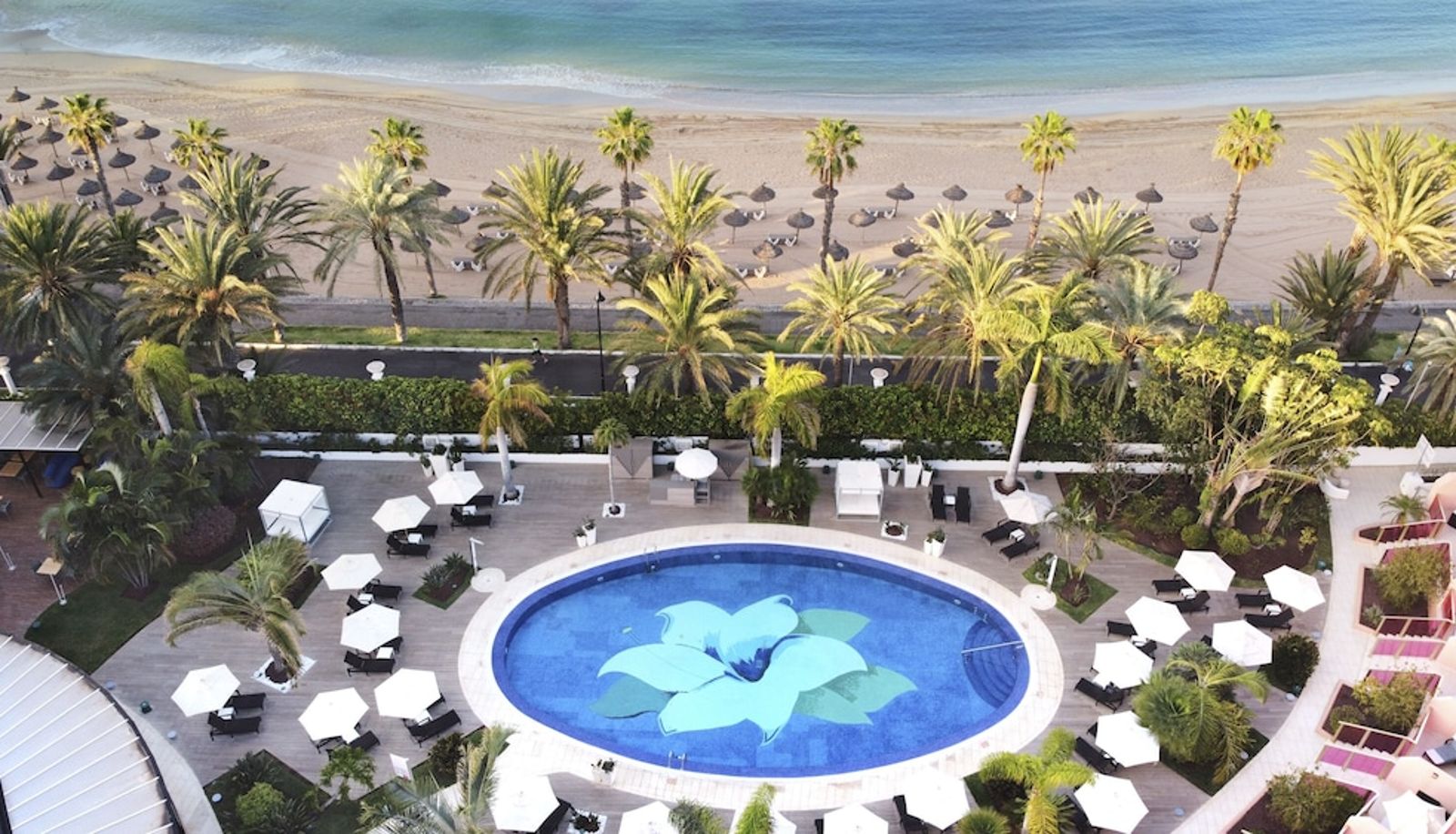 Piscina - Sir Anthony Hotel