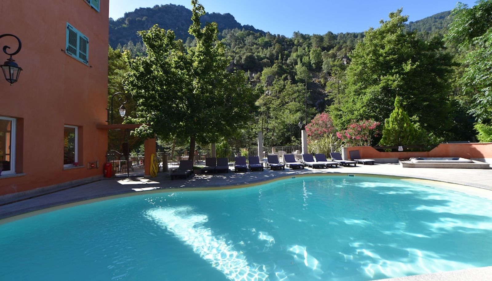 Piscine - Les Jardins De La Glaciere