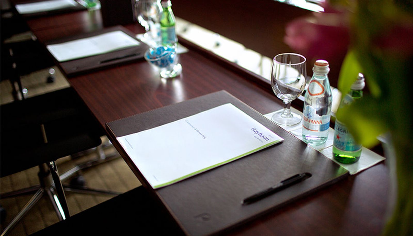 Conference room - Rose Rayhaan by Rotana