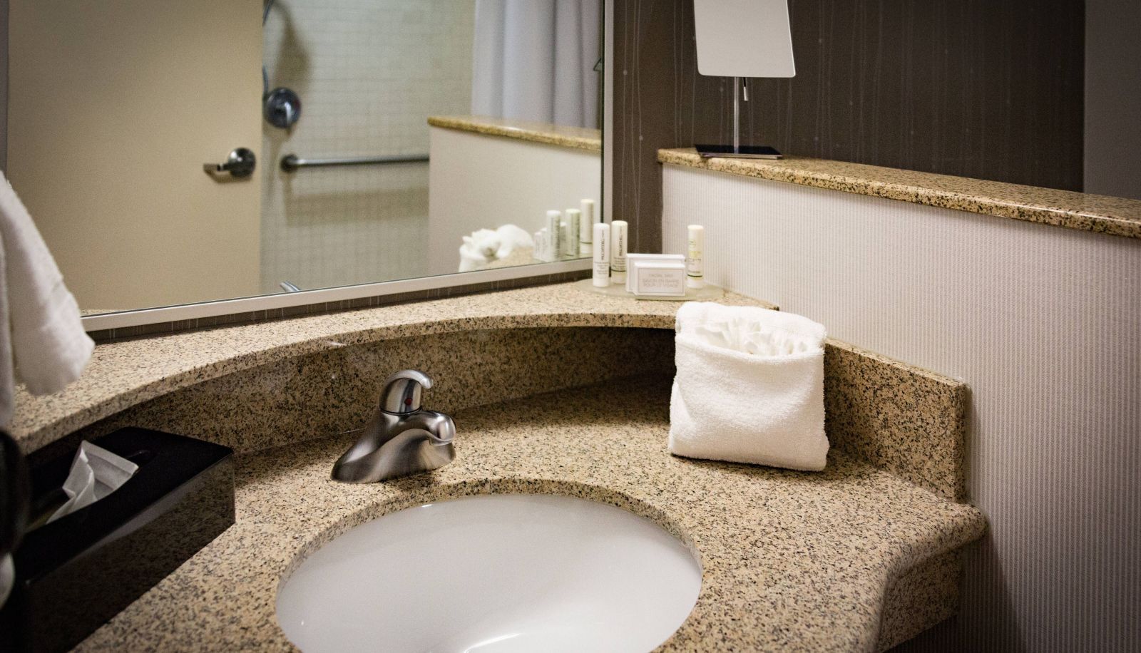 Zimmer - Courtyard by Marriott Norman