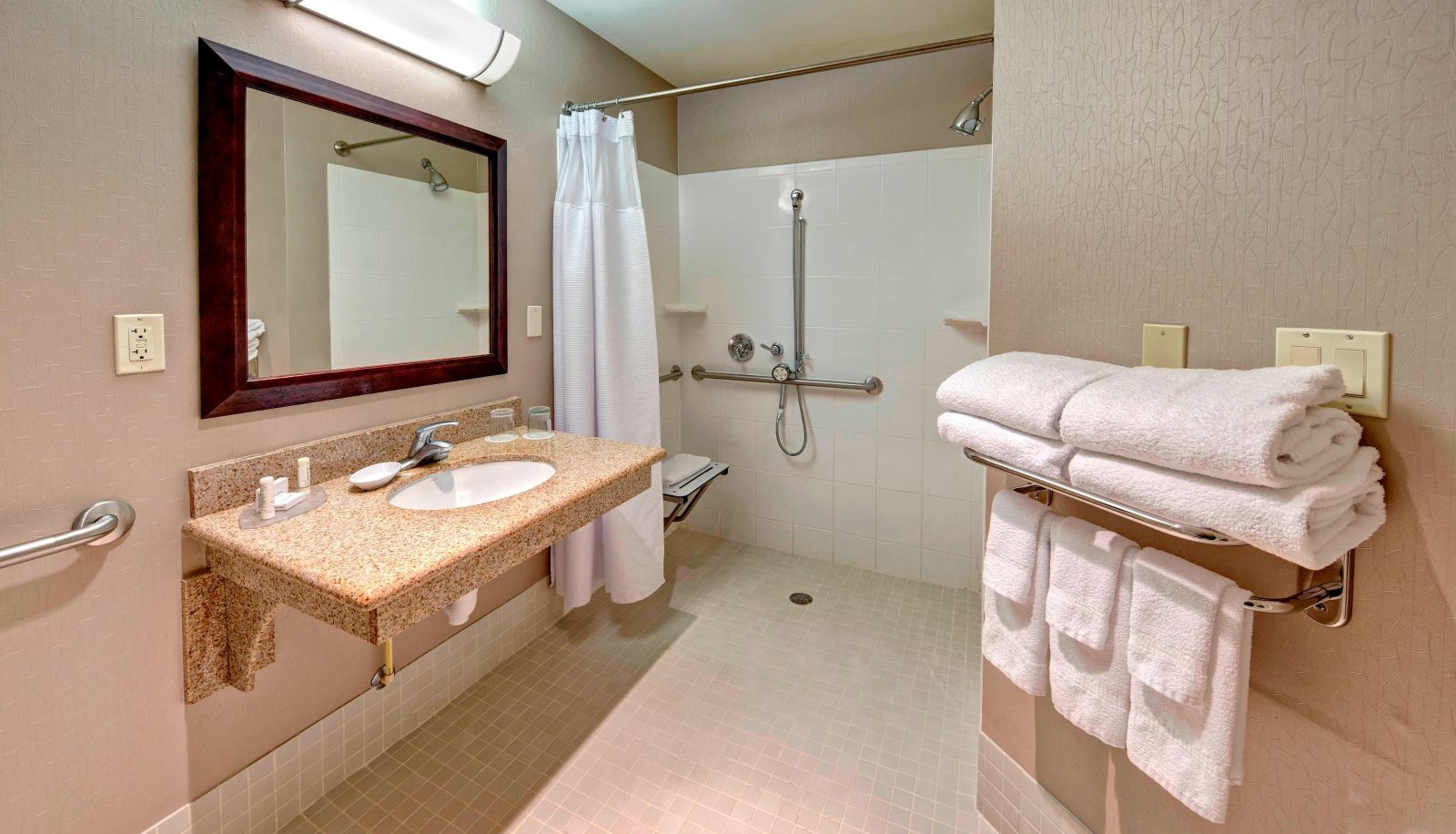 Zimmer - SpringHill Suites by Marriott Naples