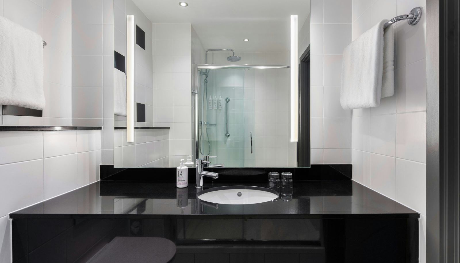 Room - Moxy Belfast City
