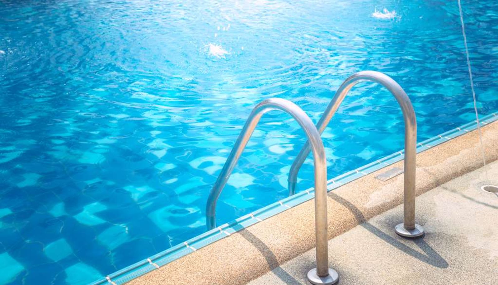 Pool - Radisson Lucknow City Center